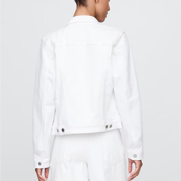 GAP Women's White Jean Jacket - Picture 3 of 8